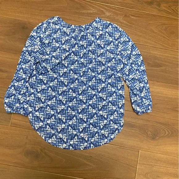 Women’s Sonoma button front top with geometric patterned size medium - Picture 2 of 7